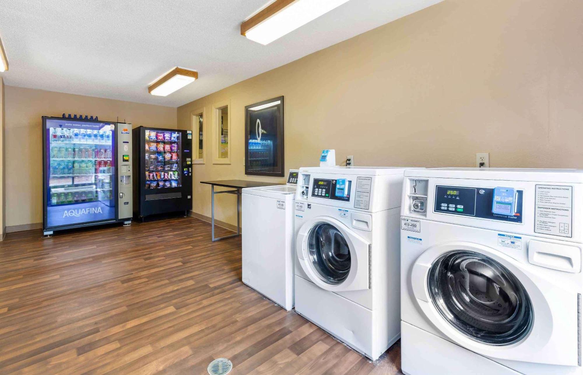 Extended Stay America Select Suites - Raleigh - Cary - Regency Parkway South Exteriör bild